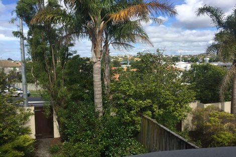 Photo of property in 7 Gillett Place, Botany Downs, Auckland, 2014