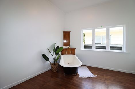 Photo of property in 276 High Street South, Carterton, 5713