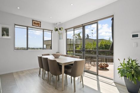 Photo of property in 30 Aldon Lane, The Gardens, Auckland, 2105