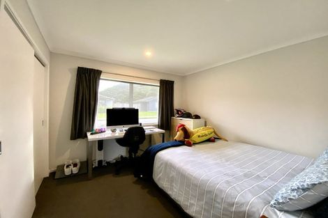 Photo of property in 4 Cory Jane Grove, Riverstone Terraces, Upper Hutt, 5018