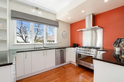 Photo of property in 277 Glengarry Road, Glen Eden, Auckland, 0602