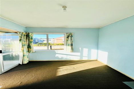 Photo of property in 29 Vodanovich Road, Te Atatu South, Auckland, 0610