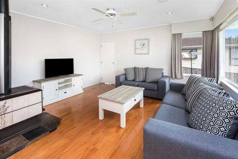 Photo of property in 5 Rainbow Place, Wattle Downs, Auckland, 2103