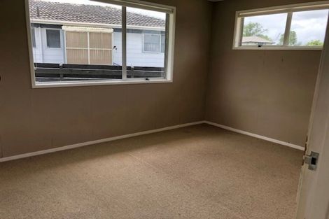 Photo of property in 12 Lipton Grove, Opaheke, Papakura, 2113