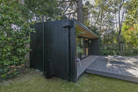 Photo of property in 3 George Avenue, Herald Island, Auckland, 0618