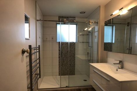 Photo of property in 14 Carole Crescent, Pakuranga, Auckland, 2010