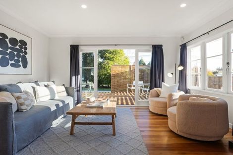 Photo of property in 13 Brocas Avenue, Hillcrest, Hamilton, 3216