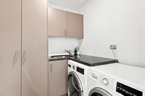 Photo of property in 13 Beaudine Avenue, Glenfield, Auckland, 0629