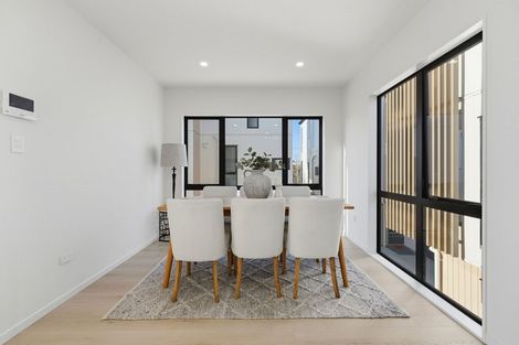 Photo of property in 8a Stanley Avenue, Milford, Auckland, 0620