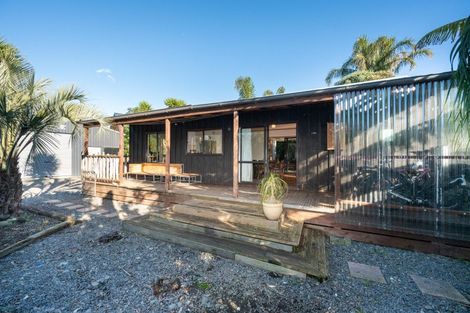 Photo of property in 28 Cedar Road, Te Awanga, 4102