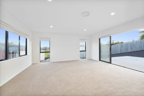 Photo of property in 55 Platinum Rise, Ranui, Auckland, 0612