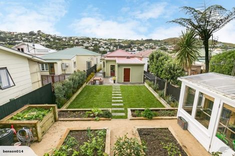Photo of property in 34 Derwent Street, Island Bay, Wellington, 6023