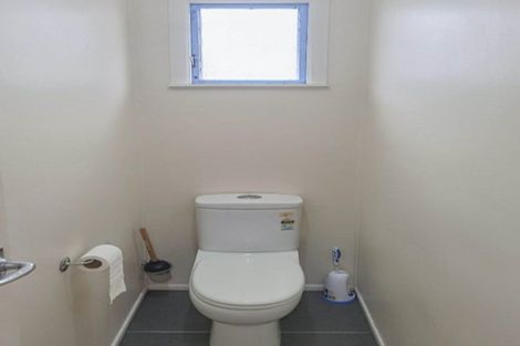 Photo of property in 26 Sovereign Place, Glenfield, Auckland, 0629