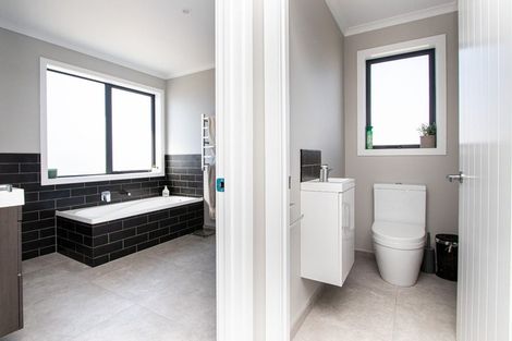 Photo of property in 42 Jarrett Terrace, Leamington, Cambridge, 3432