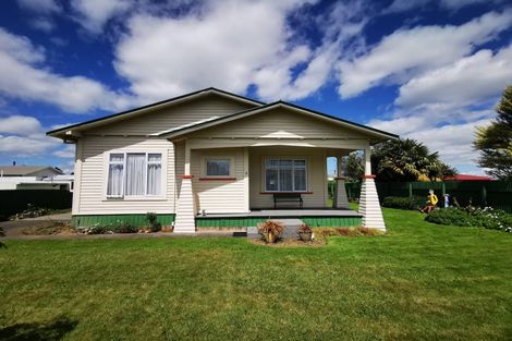 Photo of property in 3 Alexandra Street, Dannevirke, 4930