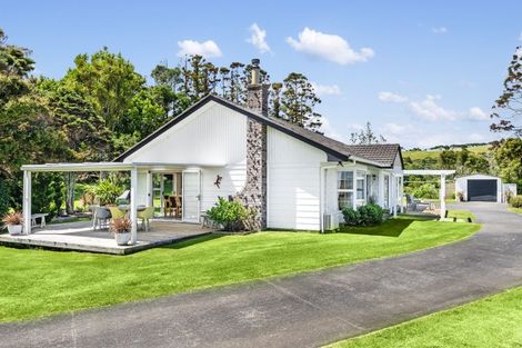 Photo of property in 286 Muriwai Valley Road, Muriwai, Waimauku, 0881