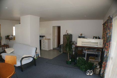 Photo of property in 1 Louise Place, West Harbour, Auckland, 0618