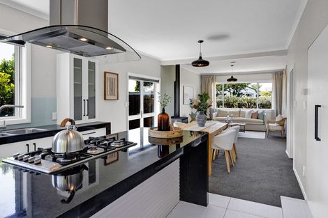 Photo of property in 110 Manawapou Road, Hawera, 4610