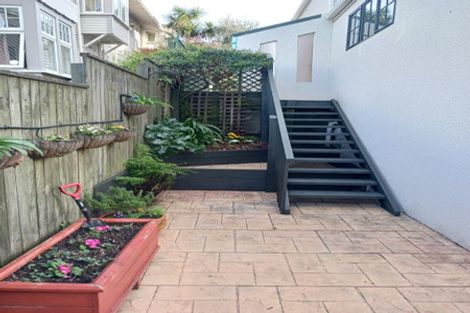 Photo of property in 16j Hobson Street, Thorndon, Wellington, 6011