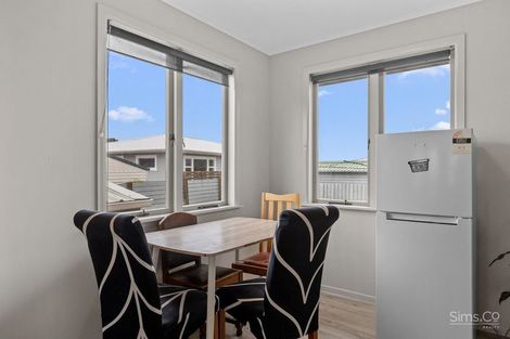 Photo of property in 4 Glenn Street, Castlecliff, Whanganui, 4501