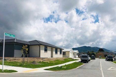 Photo of property in 44 Buddle Road, Wallaceville, Upper Hutt, 5018