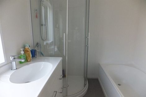 Photo of property in 211 Avonhead Road, Avonhead, Christchurch, 8042