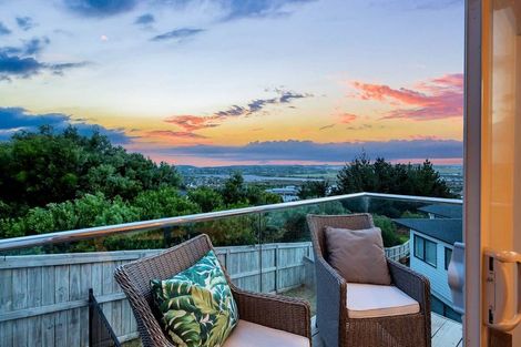 Photo of property in 21 Manawanui Way, Orewa, 0931