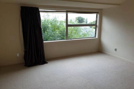 Photo of property in 5 Mannikin Place, Unsworth Heights, Auckland, 0632