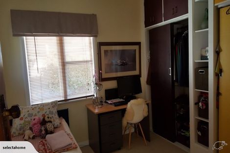 Photo of property in 39 Tuatoru Street, Eastbourne, Lower Hutt, 5013