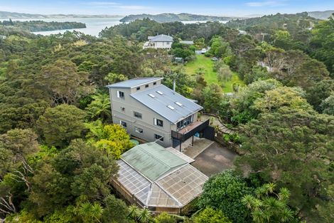 Photo of property in 29 Tahunatapu Road, Parua Bay, Whangarei, 0174