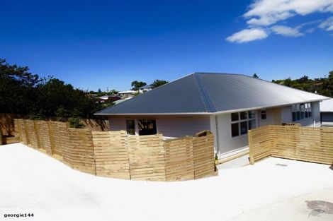 Photo of property in 6 Sheehan Road, Te Atatu South, Auckland, 0610