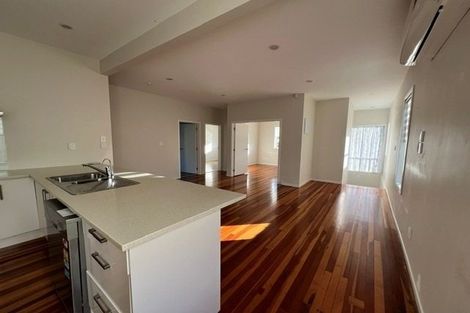 Photo of property in 41 Clayburn Road, Glen Eden, Auckland, 0602