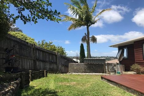 Photo of property in 2/21 Heathglen Place, Bayview, Auckland, 0629