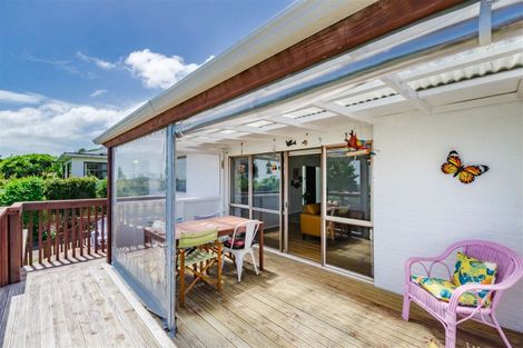 Photo of property in 57 Winara Avenue, Waikanae, 5036