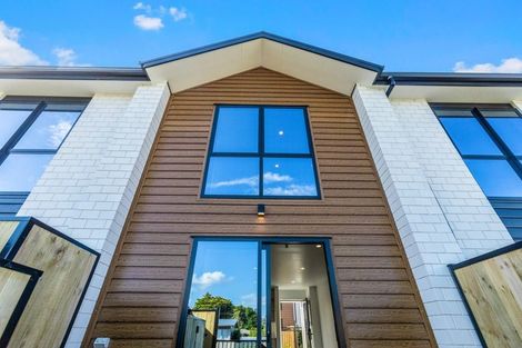 Photo of property in 5/172 Don Buck Road, Massey, Auckland, 0614