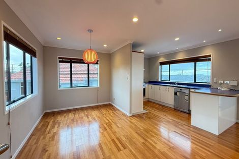 Photo of property in 3/158 Cliff View Drive, Green Bay, Auckland, 0604