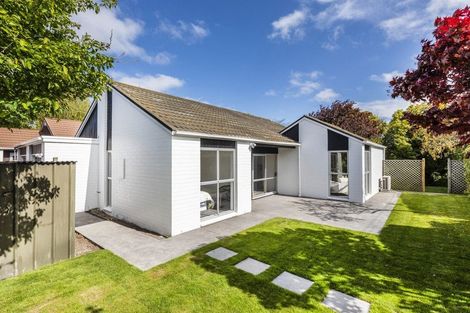 Photo of property in 2/34 Greers Road, Burnside, Christchurch, 8041