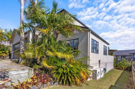 Photo of property in 17 Burns Avenue, Takapuna, Auckland, 0622