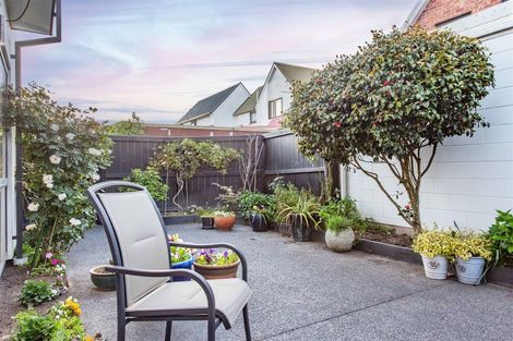 Photo of property in 2/64 Merivale Lane, Merivale, Christchurch, 8014