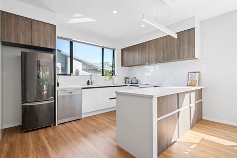 Photo of property in 421b Glenfield Road, Glenfield, Auckland, 0629