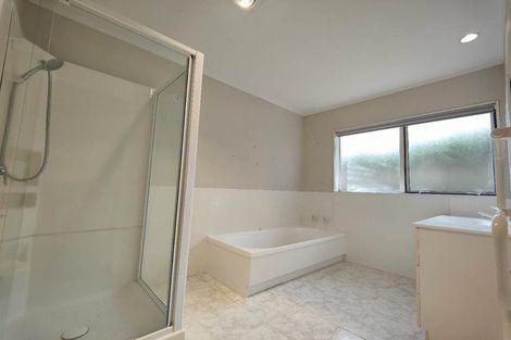 Photo of property in 12 Quartley Place, Huntington Park, Auckland, 2013