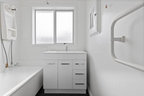 Photo of property in 37 Neill Street, Hornby, Christchurch, 8042