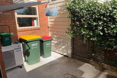 Photo of property in 2/52 Cook Street, Hamilton East, Hamilton, 3216