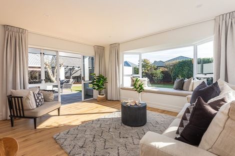 Photo of property in 27 Creese Place, Redwood, Christchurch, 8051