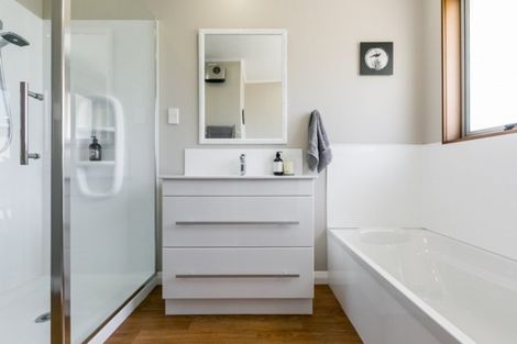 Photo of property in 21d Lannie Place, Greenmeadows, Napier, 4112