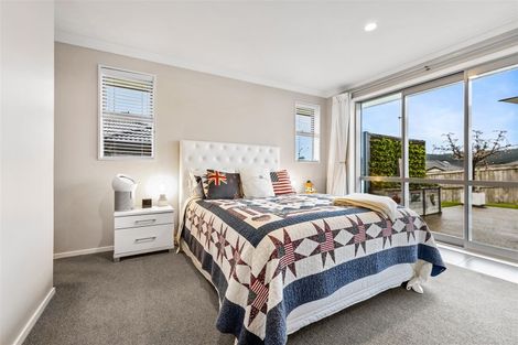 Photo of property in 38 Gilbransen Road, Kumeu, 0810