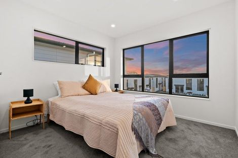 Photo of property in 1/32 Tapuwae Way, Mangere Bridge, 2022