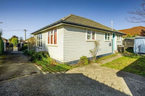 Photo of property in 17 Ealing Street, Northcote, Christchurch, 8052