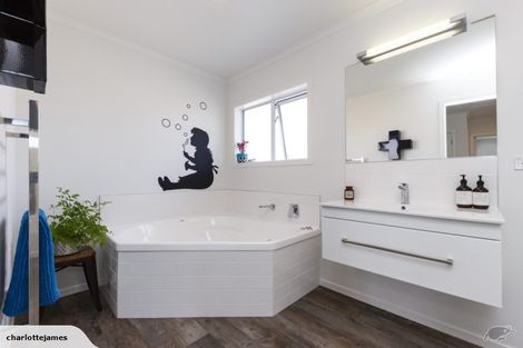 Photo of property in 162a Fitzherbert Avenue, West End, Palmerston North, 4410