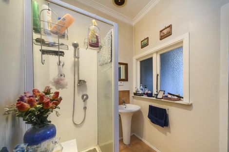 Photo of property in 11 Botanical Road, Takaro, Palmerston North, 4412